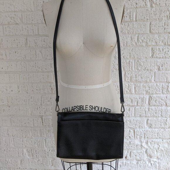 MATT & NAT BLACK ENVELOPE BAG - Picture 4 of 8